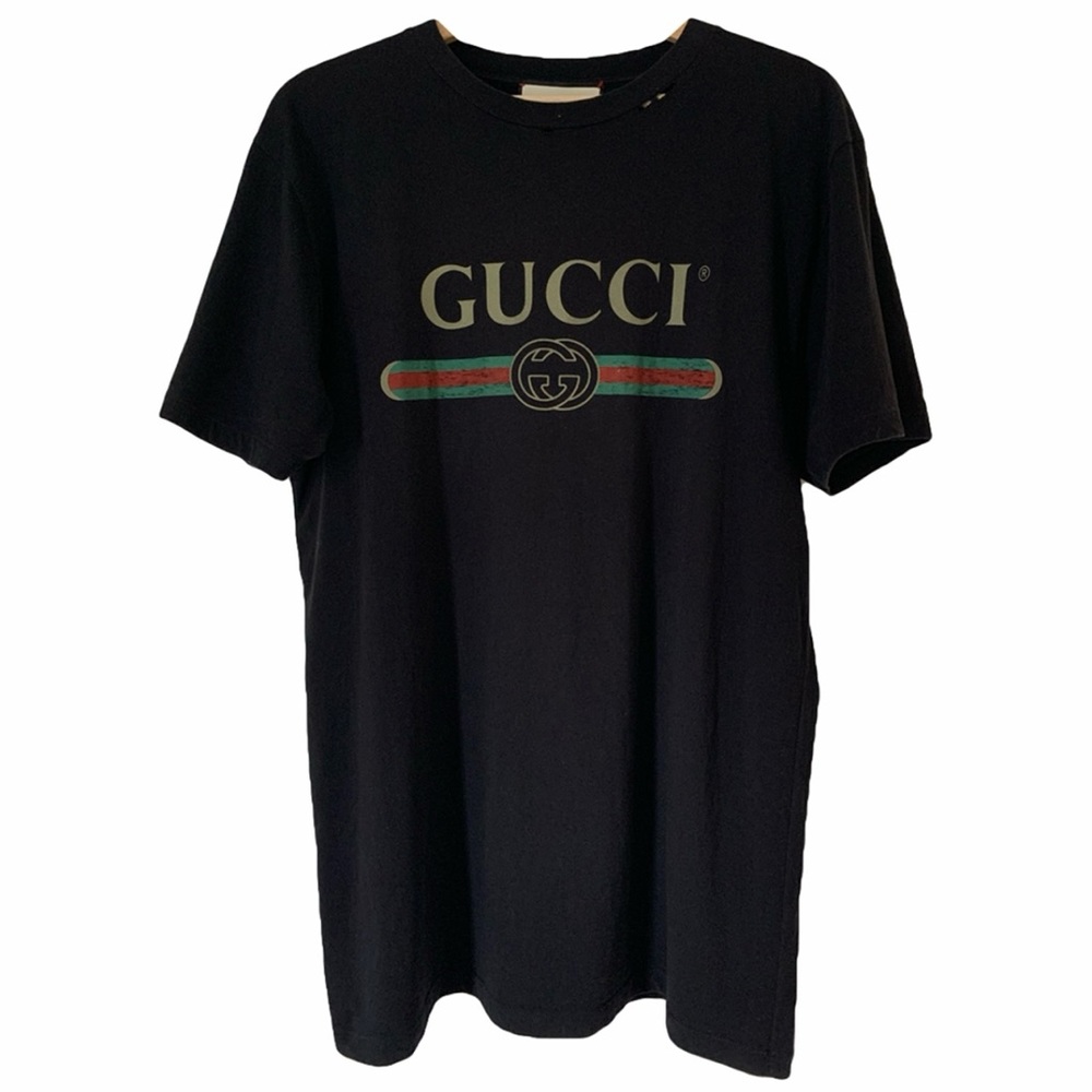 Authentic Gucci T-Shirt. Retails for $590. Asking $299. Fits like a S/M